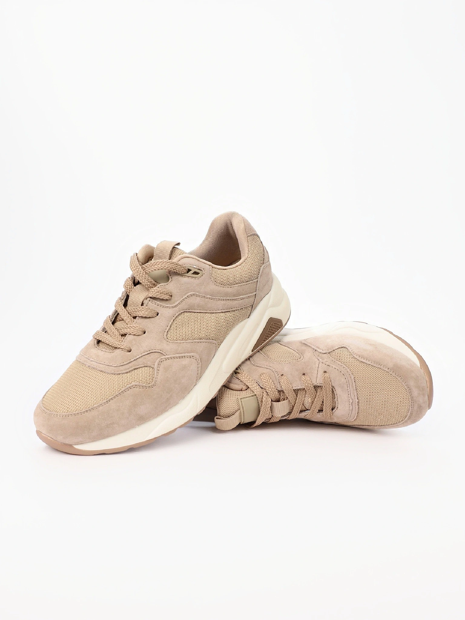 Кроссовки комбинированные бежевого цвета на средней платформе